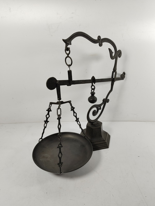 balanza romana modernista bronce 50.5x54x24 1u